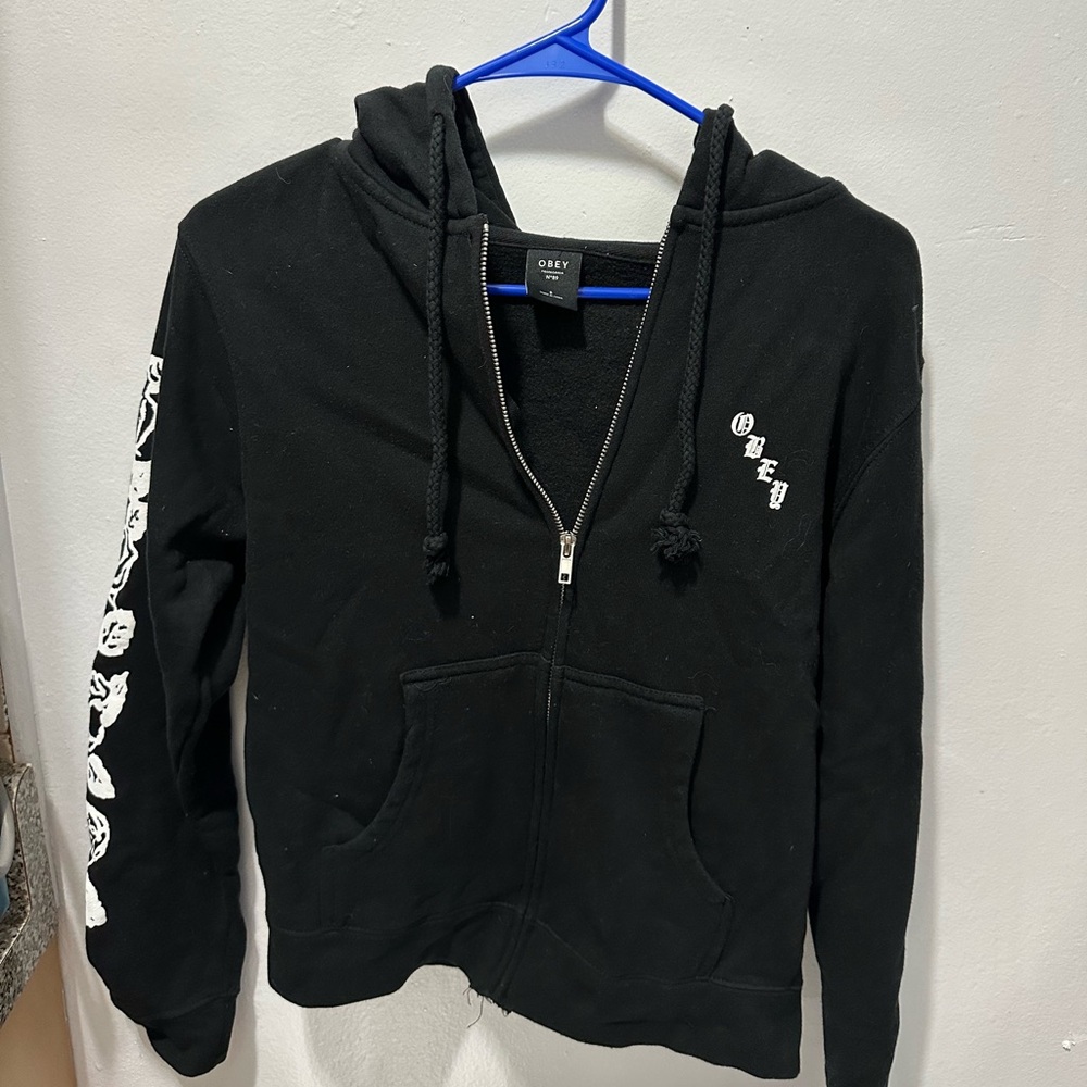 OBEY sweater